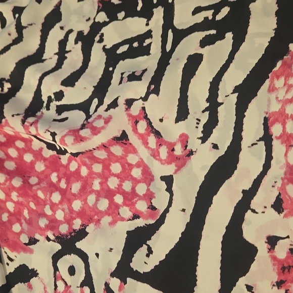 Dressbarn Abstract Pink and Black Women's Top Size XL - Picture 3 of 5